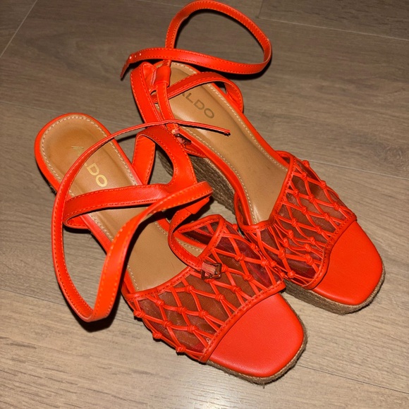 ALDO Wedges - Picture 2 of 5